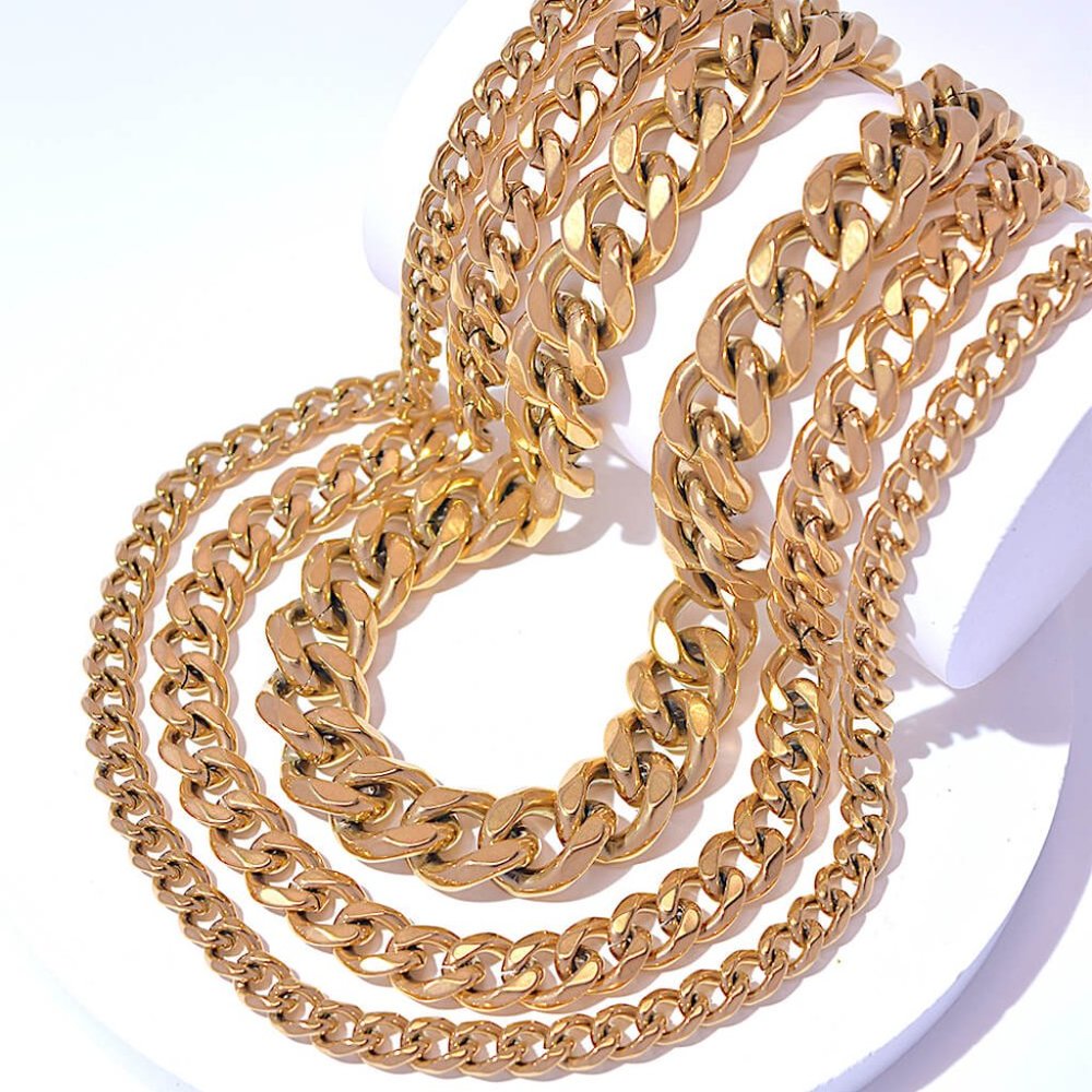 Keeps Getting Better Curb Chain Three-Piece Necklace Set